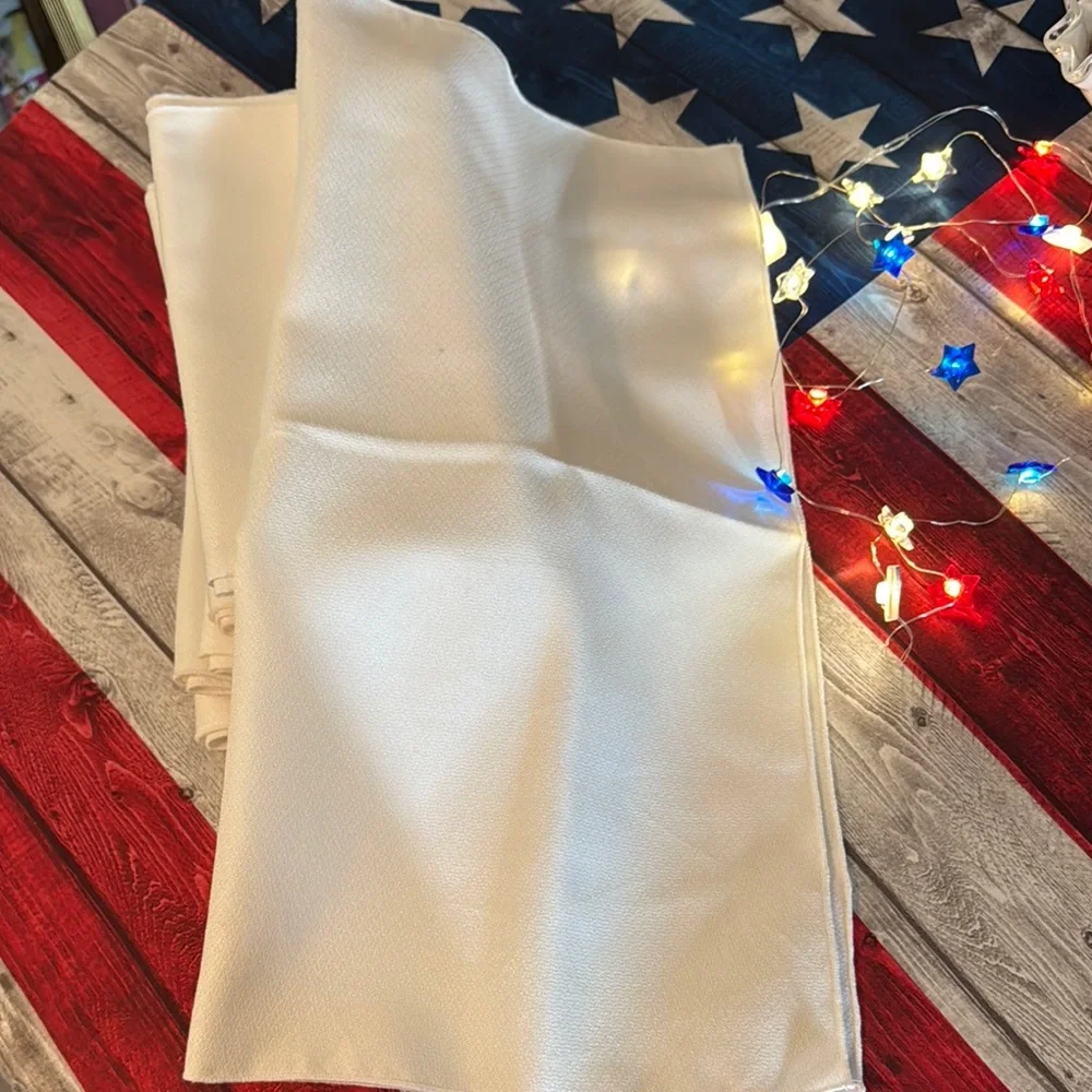 Elegant White linen Napkins set of 8